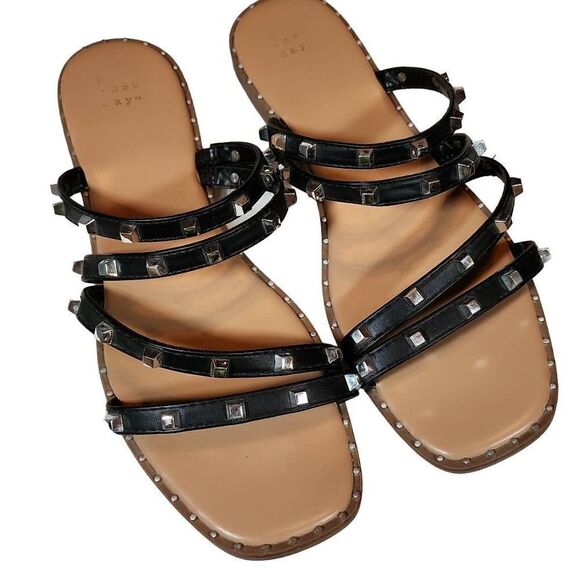 A New day Women's Black Studded Strappy Flat Sandals Size 11W - Picture 1 of 6